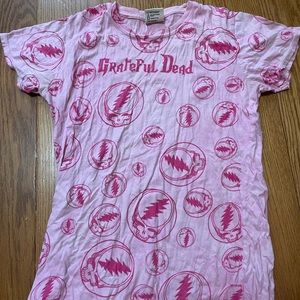 Women’s Grateful Dead t-shirt